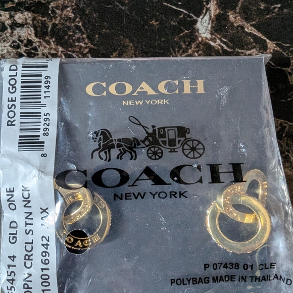 Coach Rose Gold Interlocking Open Circle Heart Earrings NWT - Picture 3 of 4